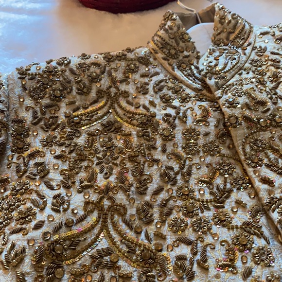 Men’s wedding Kurta, EUC, comes with free traditional hat. - Picture 7 of 9